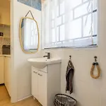 Apartament Smart Studio, Ac ,fast Wi-fi & Walk To Marina By Quicktrips