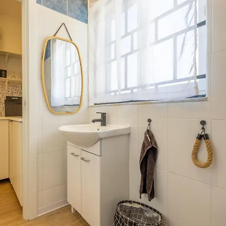 Lägenhet Smart Studio, Ac ,fast Wi-fi & Walk To Marina By Quicktirps