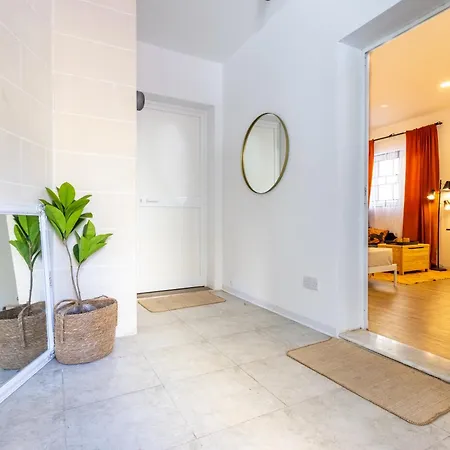 Smart Studio, Ac ,fast Wi-fi & Walk To Marina By Quicktirps Ta Xbiex
